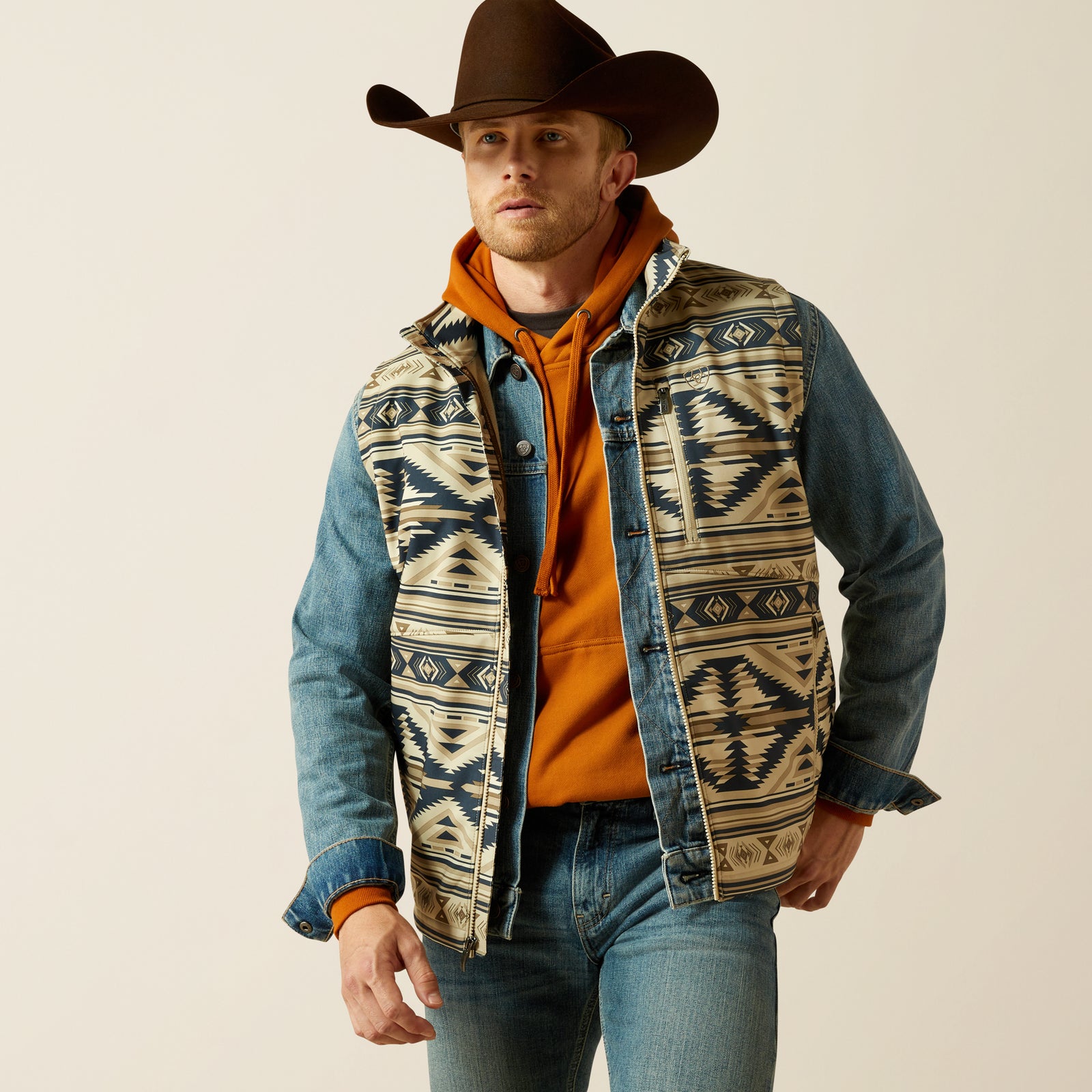 Ariat Men's Logo Softshell Vest, White Pepper Southwest